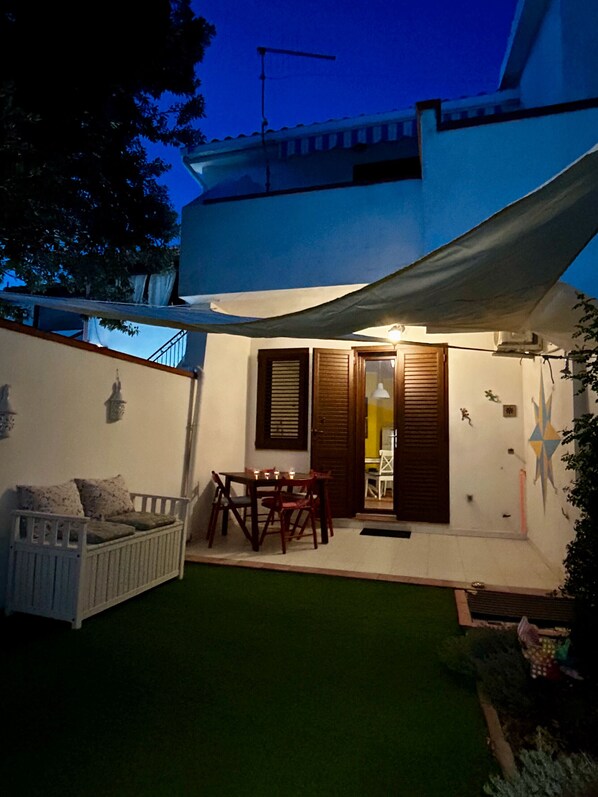 تناول الطعام بالخارج