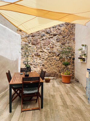Outdoor dining - Holiday Home in Sant'Antioco (Sant'Antioco)