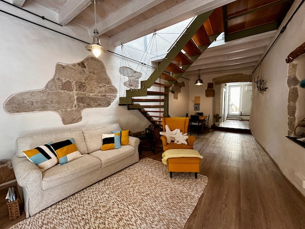 TV - Holiday Home in Sant'Antioco (Sant'Antioco)