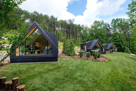 Exterior. The A-Frame Collection - Solace