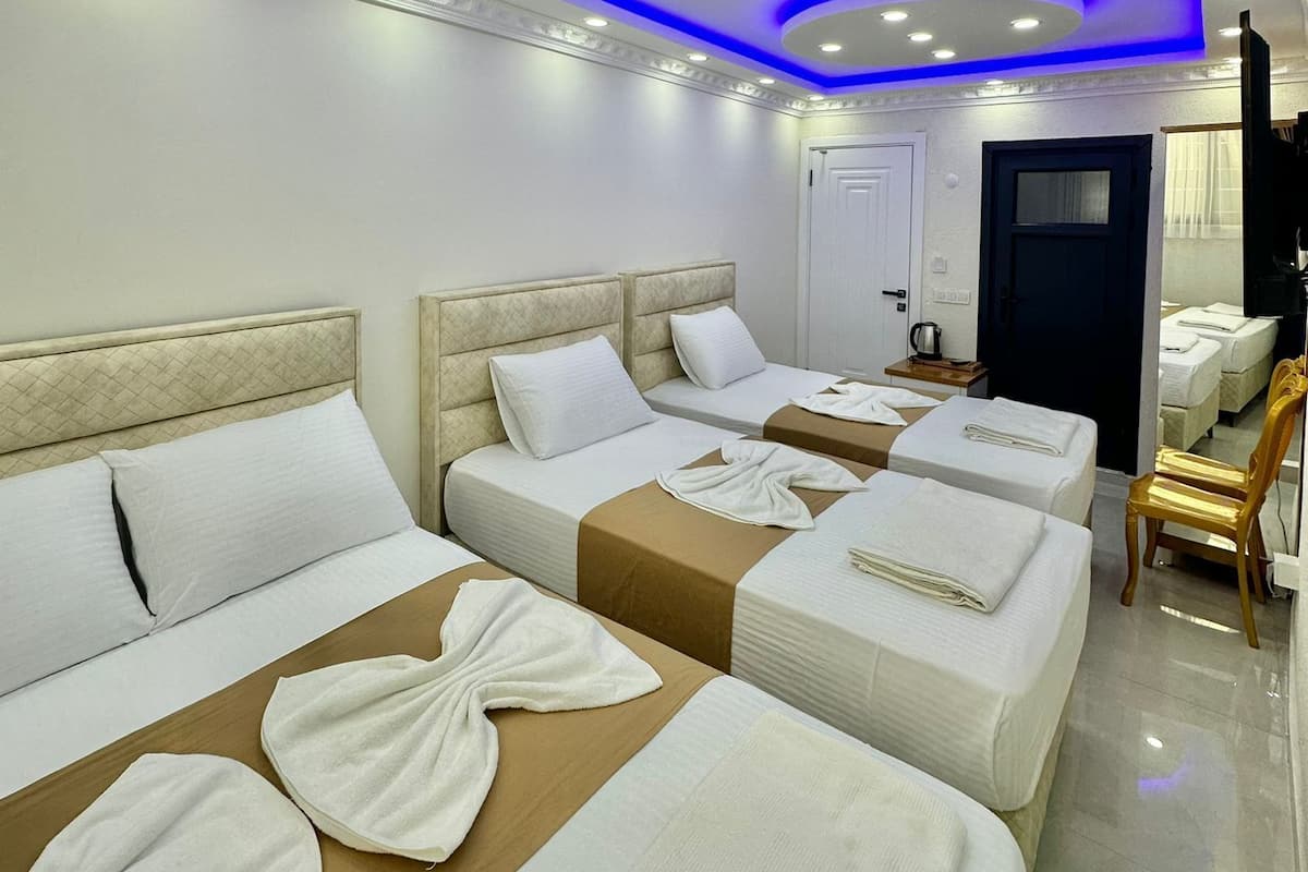 Presidential Studio | Desk, laptop workspace