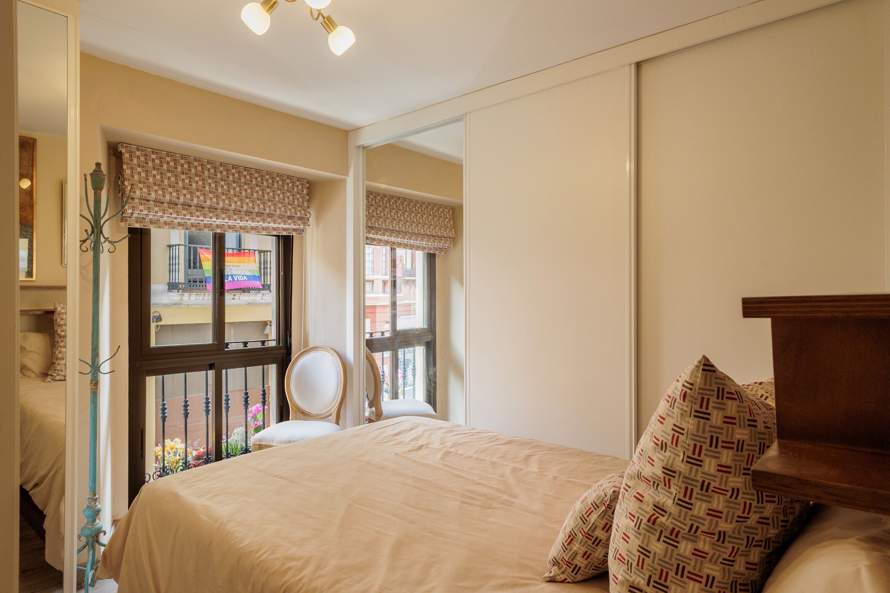 1 slaapkamer, een strijkplank/strijkijzer, wifi, beddengoed