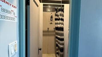Classic Single Room | Bathroom