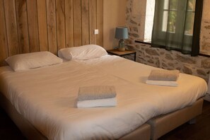 2 chambres, fer et planche à repasser, lit parapluie, Wi-Fi gratuit