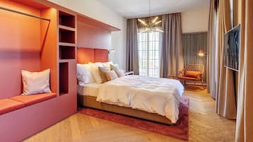 Junior Suite, Patio, Lake View | In-room safe, blackout drapes, free cribs/infant beds, free WiFi