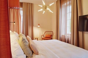 Dubbelrum | Värdeförvaringsskåp på rummet och mörkläggningsgardiner