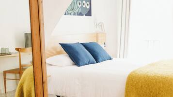 Double Room, Balcony, City View | In-room safe, blackout drapes, iron/ironing board, free WiFi