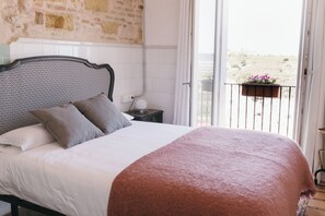 Double Room, Balcony, City View | In-room safe, blackout drapes, iron/ironing board, free WiFi