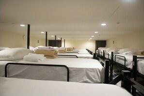 DSMO - Dormitorio Compartido Masculino 16 literas | Free WiFi, bed sheets