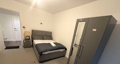 Cosy London Apartment Near River Thames