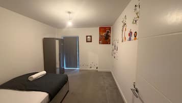 2 quartos, Wi-Fi de cortesia, roupa de cama