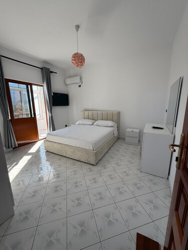 Murati Lake View Hotel