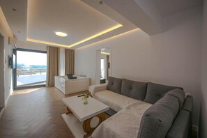 Royal Room, Balcony, Lake View | Living area - Murati Lake View Hotel (Farkë)
