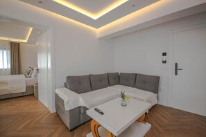 Royal Room, Balcony, Lake View | Living area - Murati Lake View Hotel (Farkë)