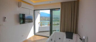 Murati Lake View Hotel