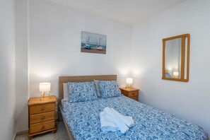 Strykjärn/strykbräda, wi-fi och sängkläder