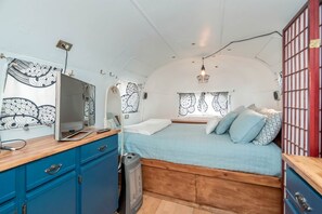 1 bedroom, desk, iron/ironing board, WiFi