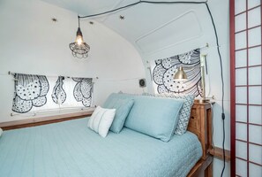 1 soverom, skrivebord, strykejern/-brett og wi-fi