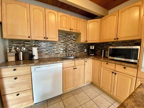 Micro-ondas, fogão, cooktop, lava-louças