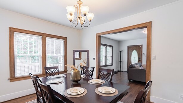 Dining - LOCATION! 3BR Near UNMC, Creighton, UNO & Downtown (Omaha)