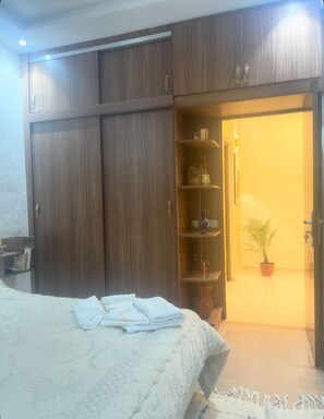 2 chambres, bureau, fer et planche à repasser, Wi-Fi gratuit