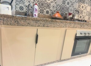Fridge, oven, stovetop, coffee/tea maker - Luxury apartment-suite 10 min from the beach (Agadir)