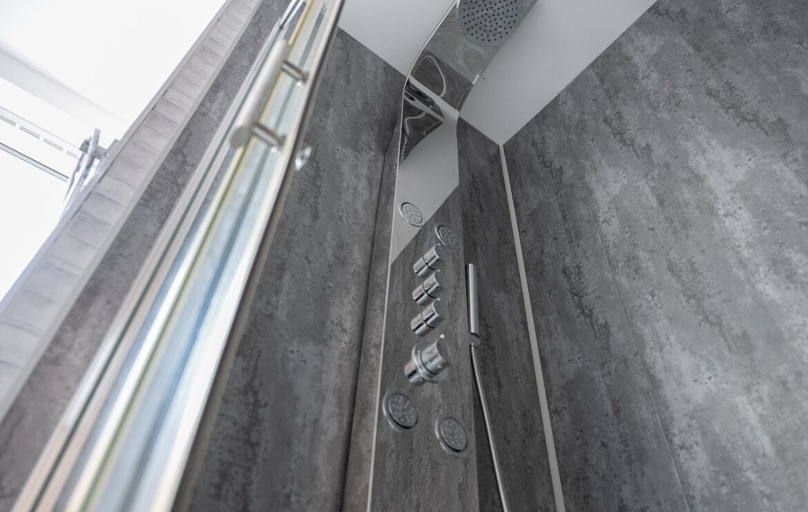 Shower, jetted bath, towels, soap