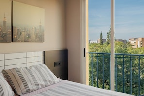 3 bedrooms, iron/ironing board, WiFi, bed sheets - Apartment 'Palacio De Congresos' with Wi-Fi and Air Conditioning (Sevilla)