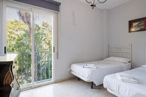 2 chambres, fer et planche à repasser, Wi-Fi, literie fournie
