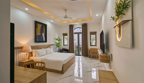 Panoramic Double Room, Balcony, City View | Interior detail - Green Riverside Hotel (thanh pho ho chi minh)