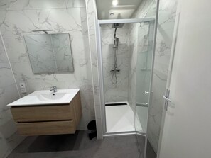 Bathroom - Family Apparts Criel 1 (Criel-sur-Mer)