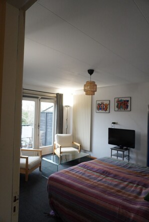 WiFi - Sunny Seaside Getaway: A Short Walk to Beach and Dunes (Bergen aan Zee)