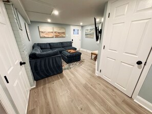 TV - Sandy Bottom | 2bd/1bt | 4 min walk to beach (Ventnor City)