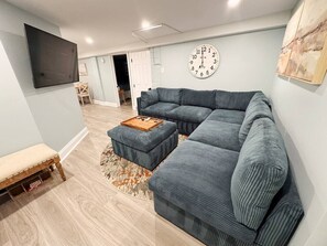 TV - Sandy Bottom | 2bd/1bt | 4 min walk to beach (Ventnor City)