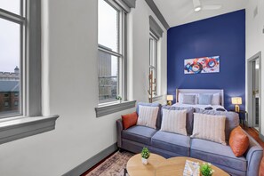 1 bedroom, iron/ironing board, free WiFi, bed sheets - Near Hospitals & DT ~ Studio+Parking+W/D+Churchill (Louisville)