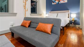 1 slaapkamer, een strijkplank/strijkijzer, gratis wifi, beddengoed