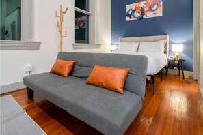 1 slaapkamer, een strijkplank/strijkijzer, gratis wifi, beddengoed