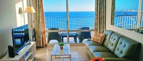 Apartment, 2 Bedrooms, Smoking, Balcony | Living area