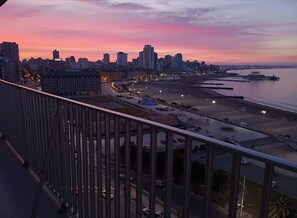 Apartment, 2 Bedrooms, Smoking, Balcony | Property grounds