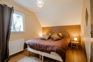 3 bedrooms, WiFi, bed sheets - Gîte "Gîte Du Pré Simon" with Private Garden and Wi-Fi (Le Faulq)