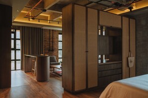 Premium bedding, down duvets, laptop workspace, free WiFi - Hotel 10-36 (Medellín)