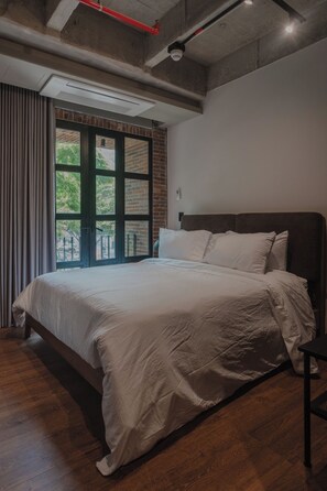 Deluxe-Apartment, Stadtblick | Hochwertige Bettwaren, Daunenbettdecken, laptopgeeigneter Arbeitsplatz