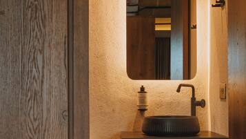 Junior-huoneisto, kaupunkinäköala | Kylpyhuone | Suihku, pyyhkeet, saippua, sampoo