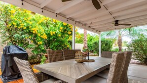 Outdoor dining - Spacious Sun Lakes Home for couples or families! (Sun Lakes)