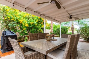 Outdoor dining - Spacious Sun Lakes Home for couples or families! (Sun Lakes)