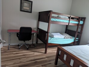 3 Schlafzimmer, Bügeleisen/Bügelbrett, WLAN, Bettwäsche