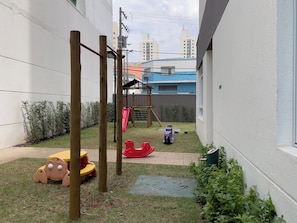 Área de juegos infantiles al aire libre