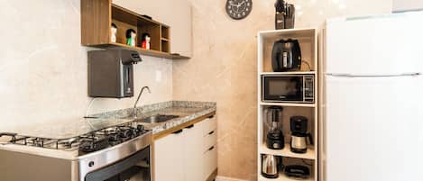 公寓 | 私人廚房 | 微波爐、爐具、廚房用具/餐具/器皿