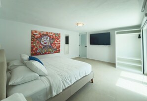 4 bedrooms, iron/ironing board, free WiFi, bed sheets