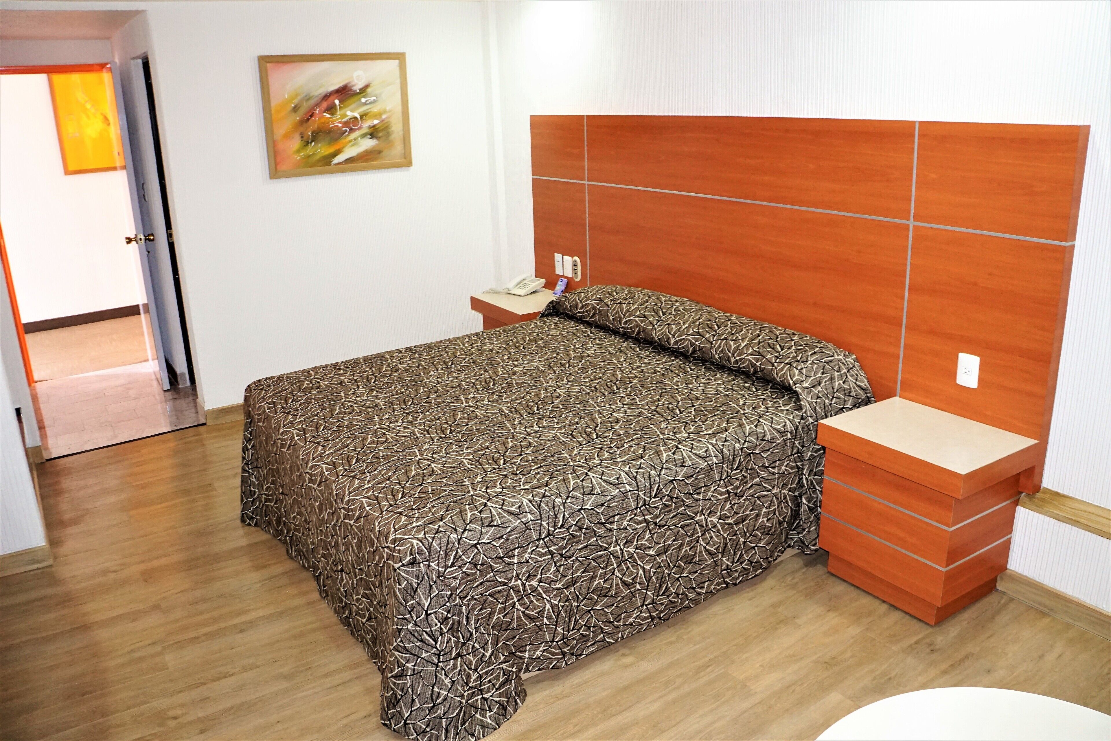 Classic Double Room | Laptop workspace, free WiFi